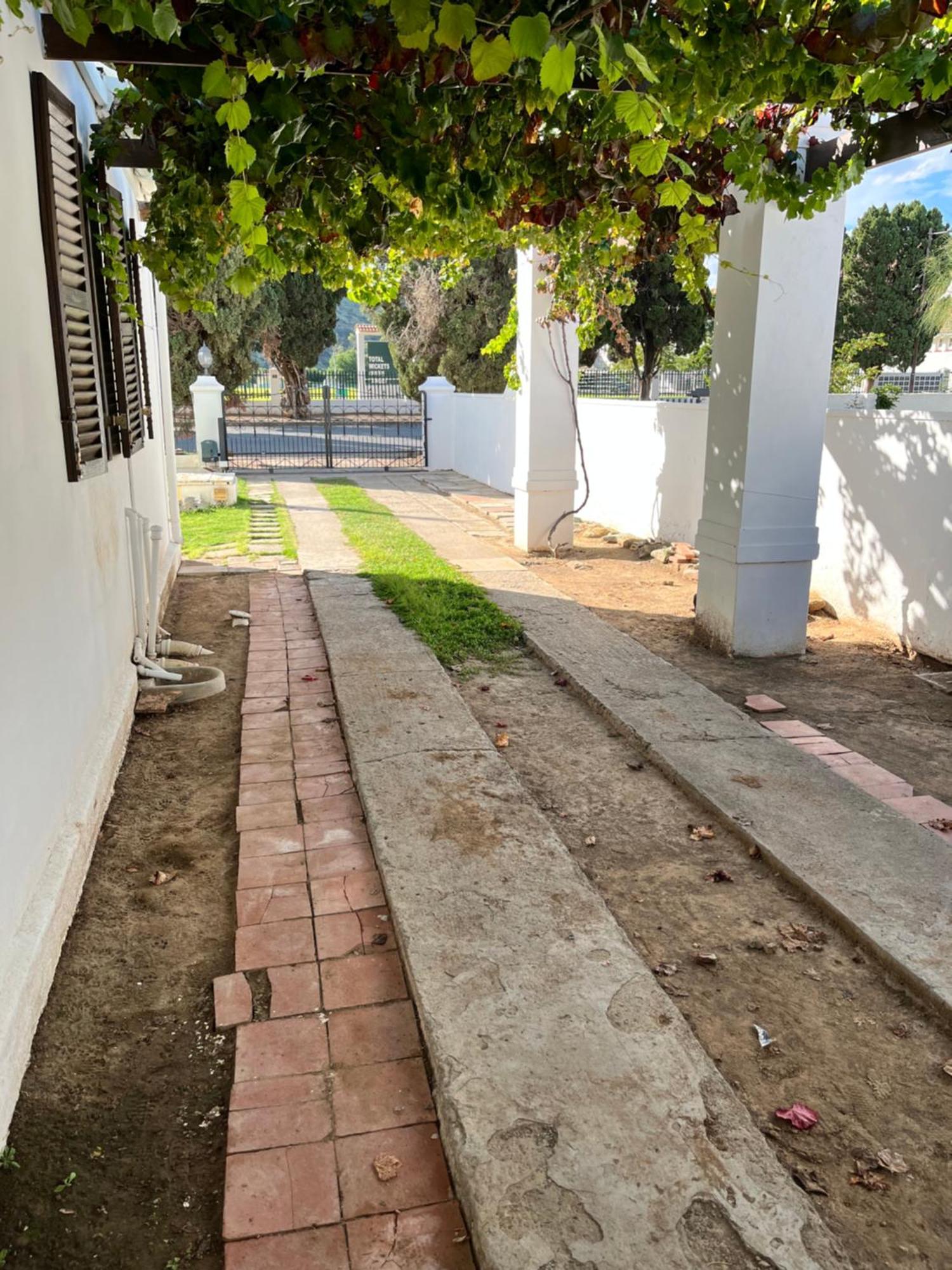 Toni'S Cottage Graaff-Reinet Екстериор снимка