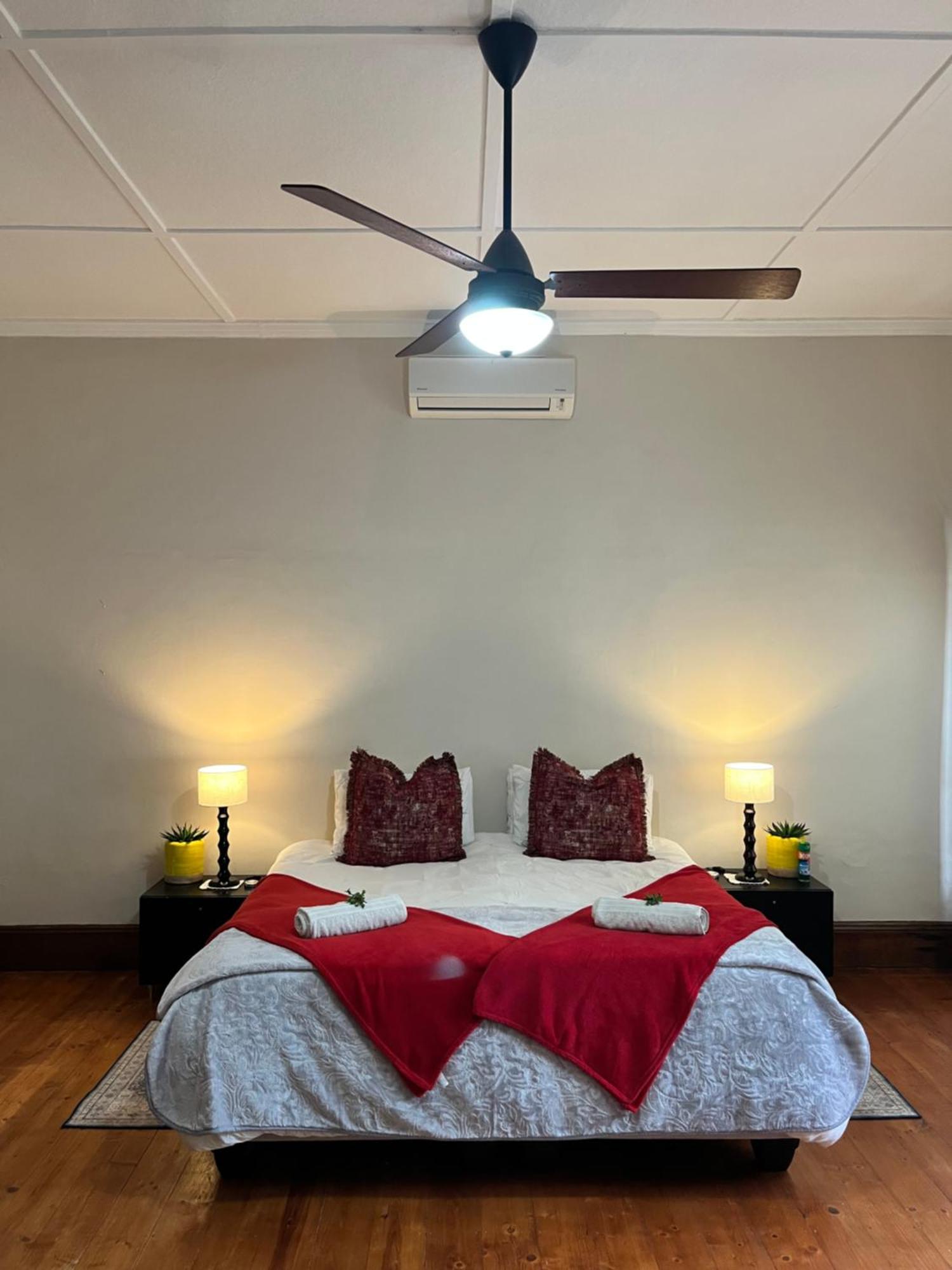 Toni'S Cottage Graaff-Reinet Екстериор снимка